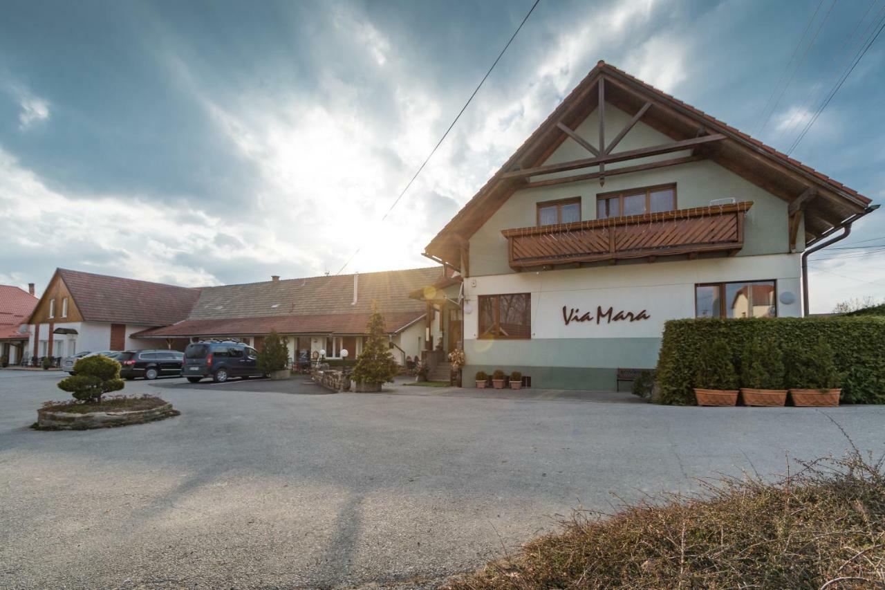 Penzion Via Mara Liptovský Mikuláš Exterior foto